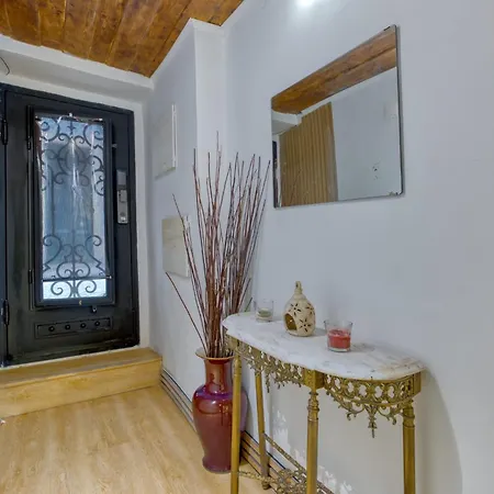 Charming Old Town Apartamento *